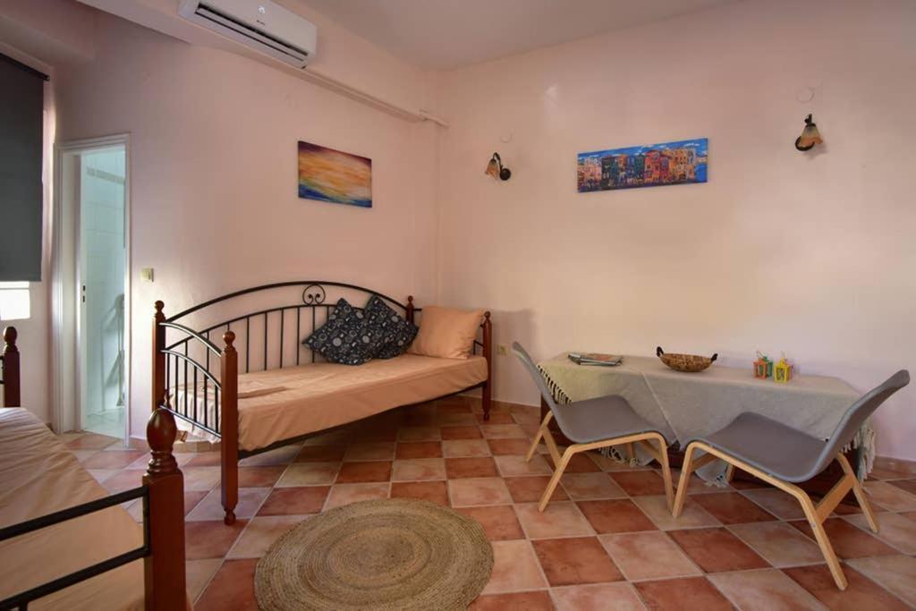 Nafsikas Apartment - Ipsos Beach Extérieur photo